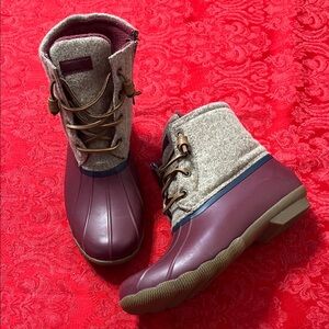 Sperry Burgundy and Brown Duck Boots Size 7